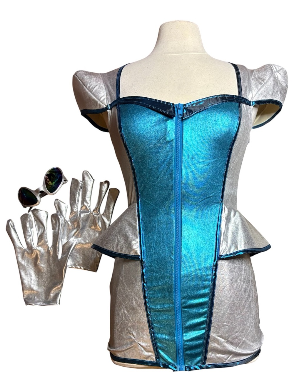 Y2K leg avenue Halloween retro space alien costume